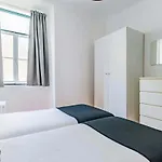 Douradores Downtown Flat Апартаменти